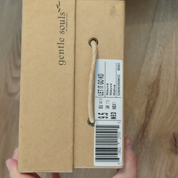 Kenneth Cole Gentle Soles Sandals - Picture 3 of 3